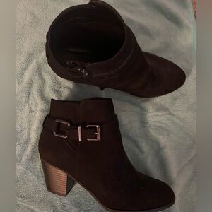 Express size 8 black booties